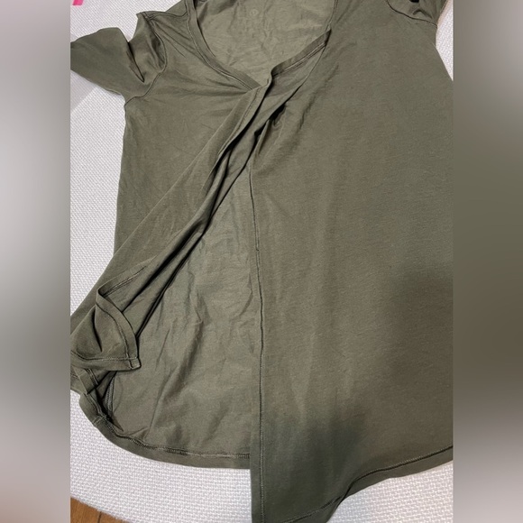 Lululemon top - Picture 5 of 9